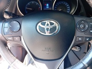 Toyota Auris 2016-thumb-16