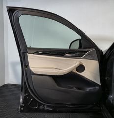 Bmw X4 2018 (X4 xDrive20i)-thumb-13