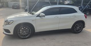 Mercedes-Benz GLA 45AMG 2014-thumb-1
