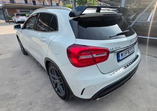 Mercedes-Benz GLA 45AMG 2014-thumb-4
