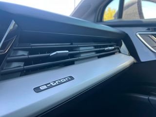 Audi e-tron 2022-thumb-22