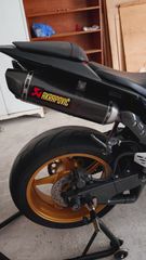 Yamaha YZF-R1 2010-thumb-5