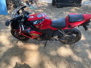 Honda CBR 1000RR 2006-thumb-1