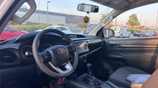 Toyota Hilux 2018 SC 4X4-thumb-8