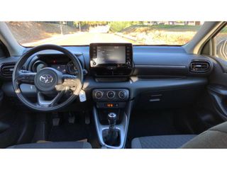 Toyota Yaris 2024 ACTIVE PLUS-thumb-8