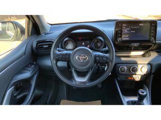 Toyota Yaris 2024 ACTIVE PLUS-thumb-9