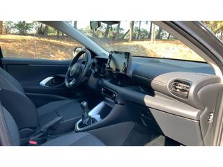 Toyota Yaris 2024 STYLE-thumb-11