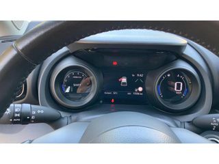 Toyota Yaris 2024 STYLE-thumb-10