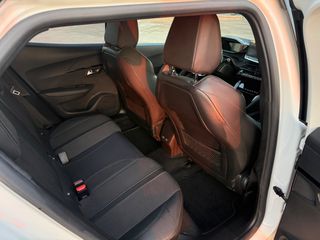 Peugeot 2008 2021 Gt line-thumb-17