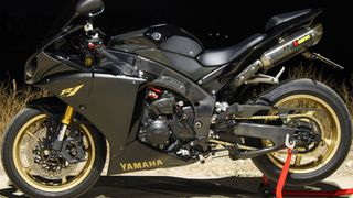 Yamaha YZF-R1 2010 CROSSPLANE-thumb-2