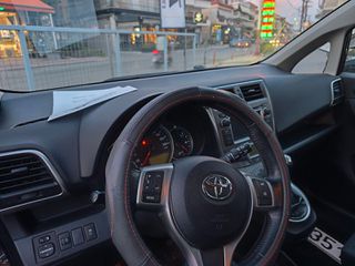Toyota Verso-S 2013-thumb-1