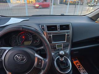 Toyota Verso-S 2013-thumb-8