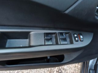 Toyota Verso-S 2013-thumb-2