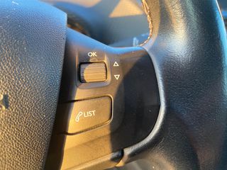 Peugeot 208 2017-thumb-15