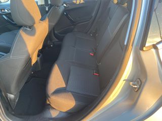 Peugeot 208 2017-thumb-18