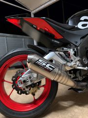 Aprilia Tuono 2017 1100rr V4 FACTORY-thumb-2