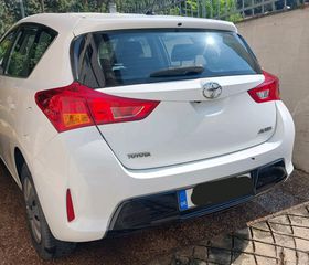 Toyota Auris 2014-thumb-1