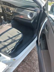 Toyota Auris 2014-thumb-6