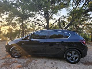 Opel Astra 2010 Opel Astra J Sport 1.6 Turbo 180hp-thumb-0