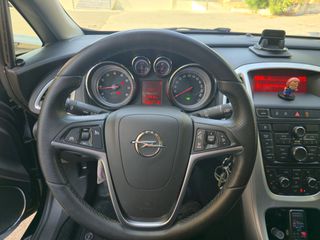 Opel Astra 2010 Opel Astra J Sport 1.6 Turbo 180hp-thumb-18