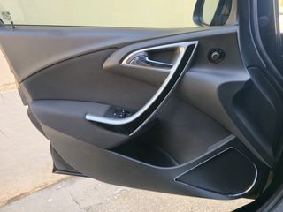 Opel Astra 2010 Opel Astra J Sport 1.6 Turbo 180hp-thumb-21