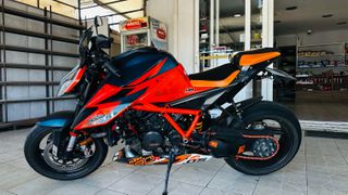 KTM 1290 Super Duke R 2021 Akrapovic Edition