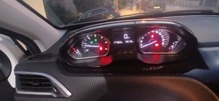 Peugeot 2008 2017-thumb-16