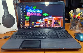 TOSHIBA C-855 με επεξεργαστή Intel i3 μνήμη RAM 4GB, Δίσκος 500GB με Windows10 + Office 15.6΄΄ίντσες