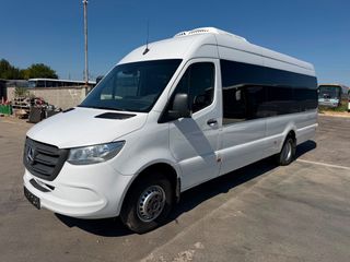 Mercedes-Benz 2019 Sprinter-thumb-1