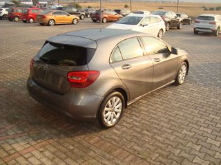 Mercedes-Benz A 180 2017-thumb-4