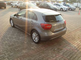 Mercedes-Benz A 180 2017-thumb-5