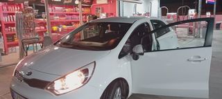 Kia Rio 2013 DIESEL-thumb-1
