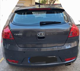 Kia Ceed / cee'd 2010-thumb-1