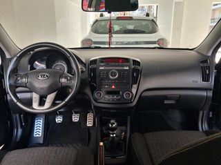 Kia Ceed / cee'd 2010-thumb-10