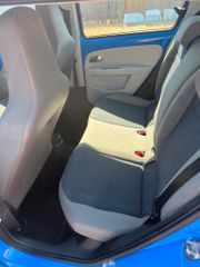 Volkswagen Up 2014-thumb-8