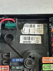 Ασφαλειοθήκη Volkswagen Golf 5-thumb-1