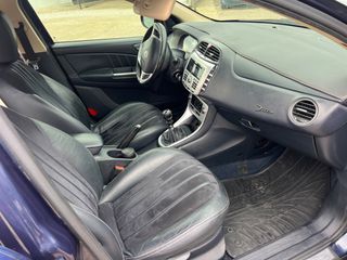 Lancia Delta 2008-thumb-25