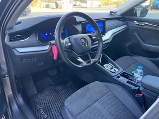 Skoda Octavia 2023-thumb-12