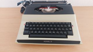 Γραφομηχανή Royal "Apollo 10"-thumb-1