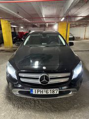 Mercedes-Benz GLA 200 2015