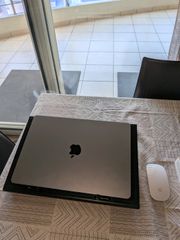 MacBook M3 Air 2024 Μεταχειρισμένο (Σχεδόν αχρησιμοποίητο, 98% υγιεία μπαταρίας) + δωρο magic mouse.