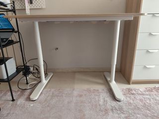 ikea bekant ρυθμιζόμενο ύψος