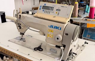 JUKI DDL-8700-7 Αυτόματη Μονοβέλονη Γαζωτική με Τραπέζι & Servo Μοτέρ