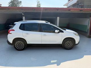 Peugeot 2008 2016 1.2 PURETECH 110 ALLURE-thumb-3