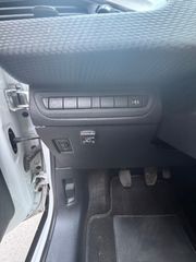 Peugeot 2008 2016 1.2 PURETECH 110 ALLURE-thumb-12