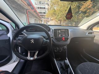 Peugeot 2008 2016 1.2 PURETECH 110 ALLURE-thumb-13