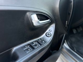 Kia Picanto 2011-thumb-13