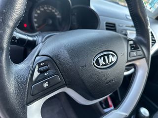 Kia Picanto 2011-thumb-18