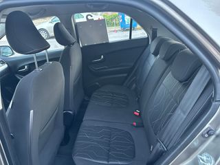 Kia Picanto 2011-thumb-21