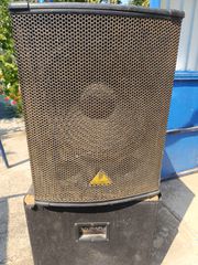 2 κουτιά JBL και BEHRINGER άγνωστη κατάσταση